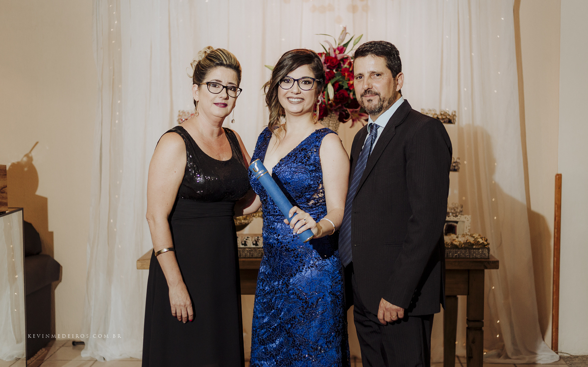 Festa e recepção de formatura da Bianca Ferrão no Maria Horus Buffet, formanda em Relações Públicas pela Unisinos por Kevin Medeiros fotógrafo de Canoas, porto alegre e rs