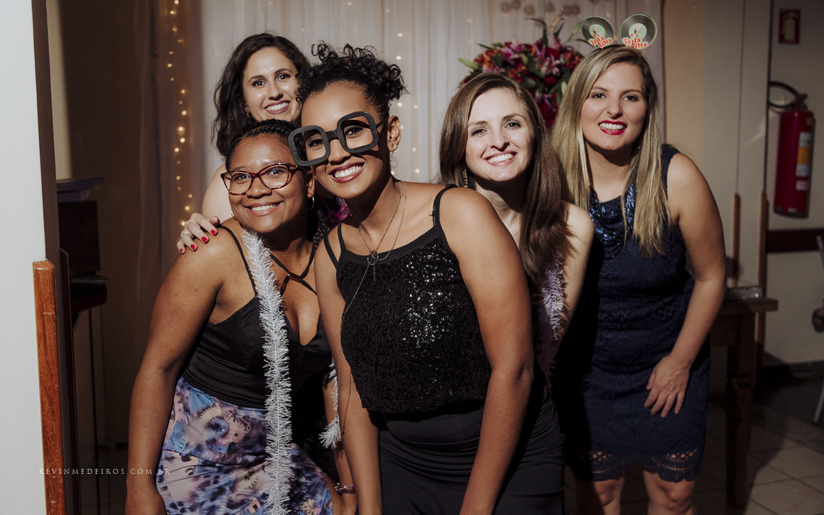 Festa e recepção de formatura da Bianca Ferrão no Maria Horus Buffet, formanda em Relações Públicas pela Unisinos por Kevin Medeiros fotógrafo de Canoas, porto alegre e rs