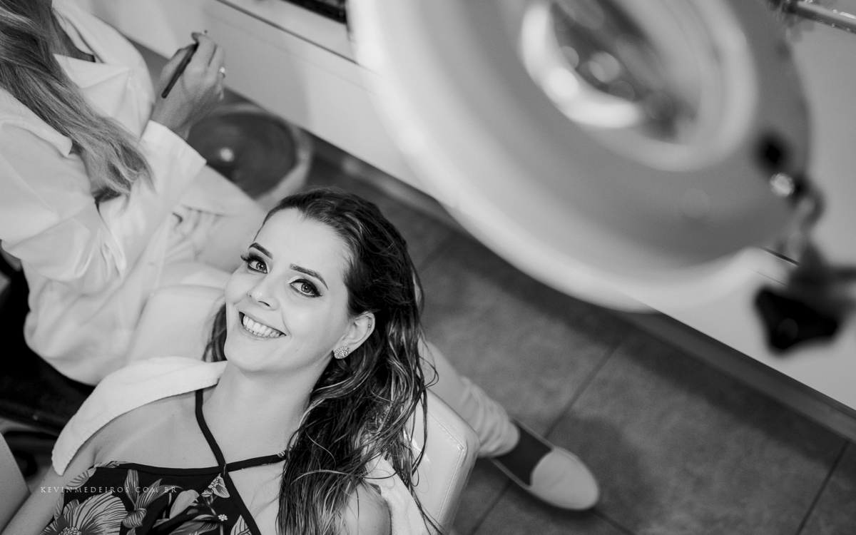 Making Of Maquiagem da Wanuza Esteil realizado no salão de beleza cort e cor candelária por Yasmin Gehres Makeup por Kevin Medeiros fotógrafo canoas rs