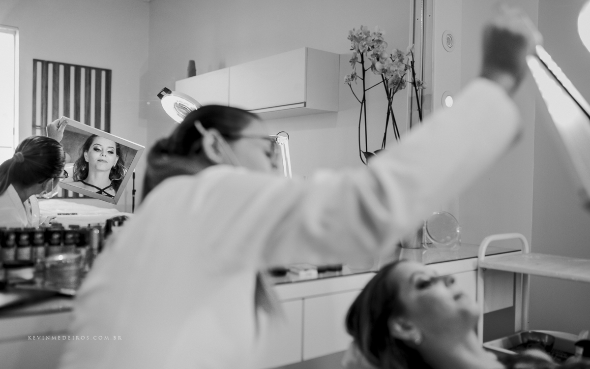 Making Of Maquiagem da Wanuza Esteil realizado no salão de beleza cort e cor candelária por Yasmin Gehres Makeup por Kevin Medeiros fotógrafo canoas rs