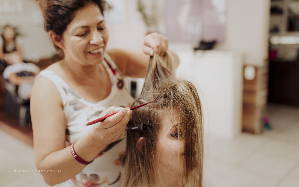 Making Of Maquiagem da Wanuza Esteil realizado no salão de beleza cort e cor candelária por Yasmin Gehres Makeup por Kevin Medeiros fotógrafo canoas rs