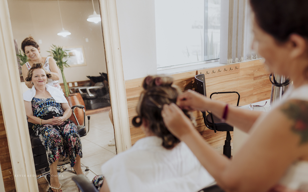 Making Of Maquiagem da Wanuza Esteil realizado no salão de beleza cort e cor candelária por Yasmin Gehres Makeup por Kevin Medeiros fotógrafo canoas rs