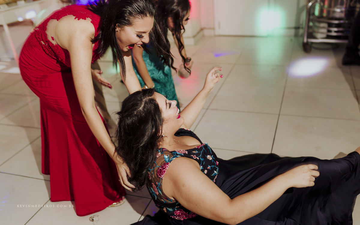 Recepção Festa de formatura Alaiana Alfaro, formanda de Psicologia pelo Unilasalle realizado no salão de festa Gran Fiesta por Kevin Medeiros fotógrafo de Canoas, Porto Alegre e RS