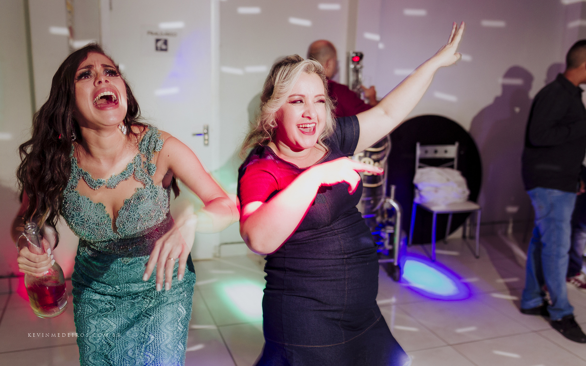 Recepção Festa de formatura Alaiana Alfaro, formanda de Psicologia pelo Unilasalle realizado no salão de festa Gran Fiesta por Kevin Medeiros fotógrafo de Canoas, Porto Alegre e RS