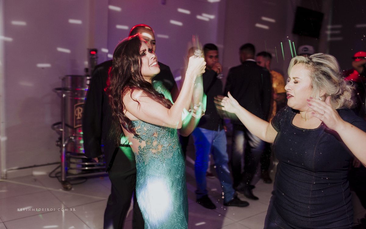 Recepção Festa de formatura Alaiana Alfaro, formanda de Psicologia pelo Unilasalle realizado no salão de festa Gran Fiesta por Kevin Medeiros fotógrafo de Canoas, Porto Alegre e RS