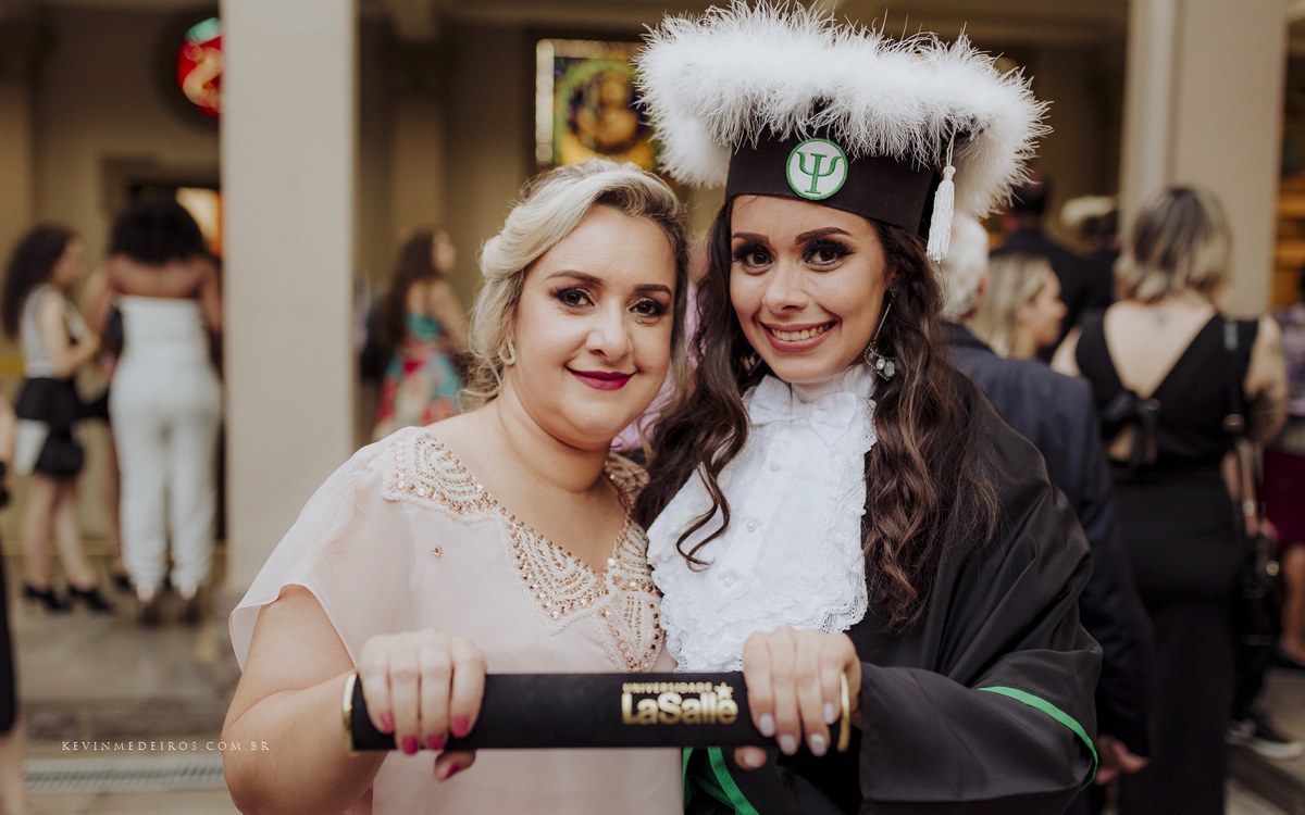 Ensaio colação de formatura Alaiana Alfaro, formanda de psicologia pelo Unilasalle Canoas por Kevin Medeiros fotógrafo de Canoas Porto Alegre e RS