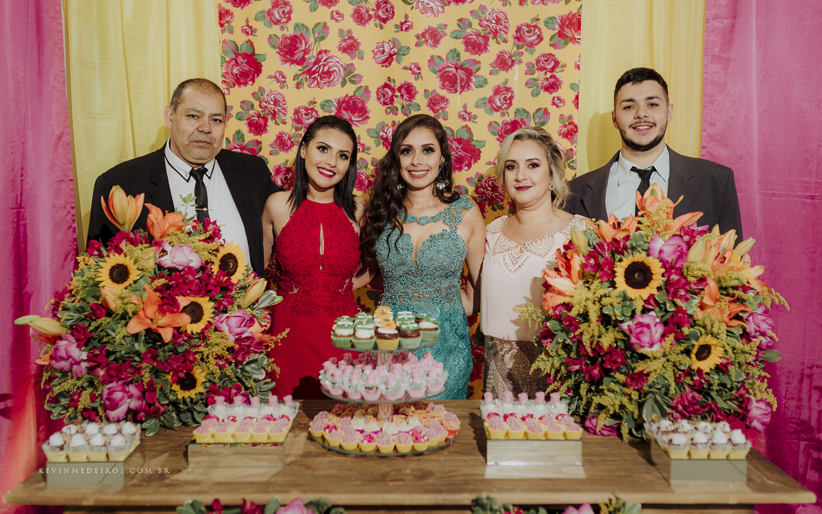 Recepção Festa de formatura Alaiana Alfaro, formanda de Psicologia pelo Unilasalle realizado no salão de festa Gran Fiesta por Kevin Medeiros fotógrafo de Canoas, Porto Alegre e RS