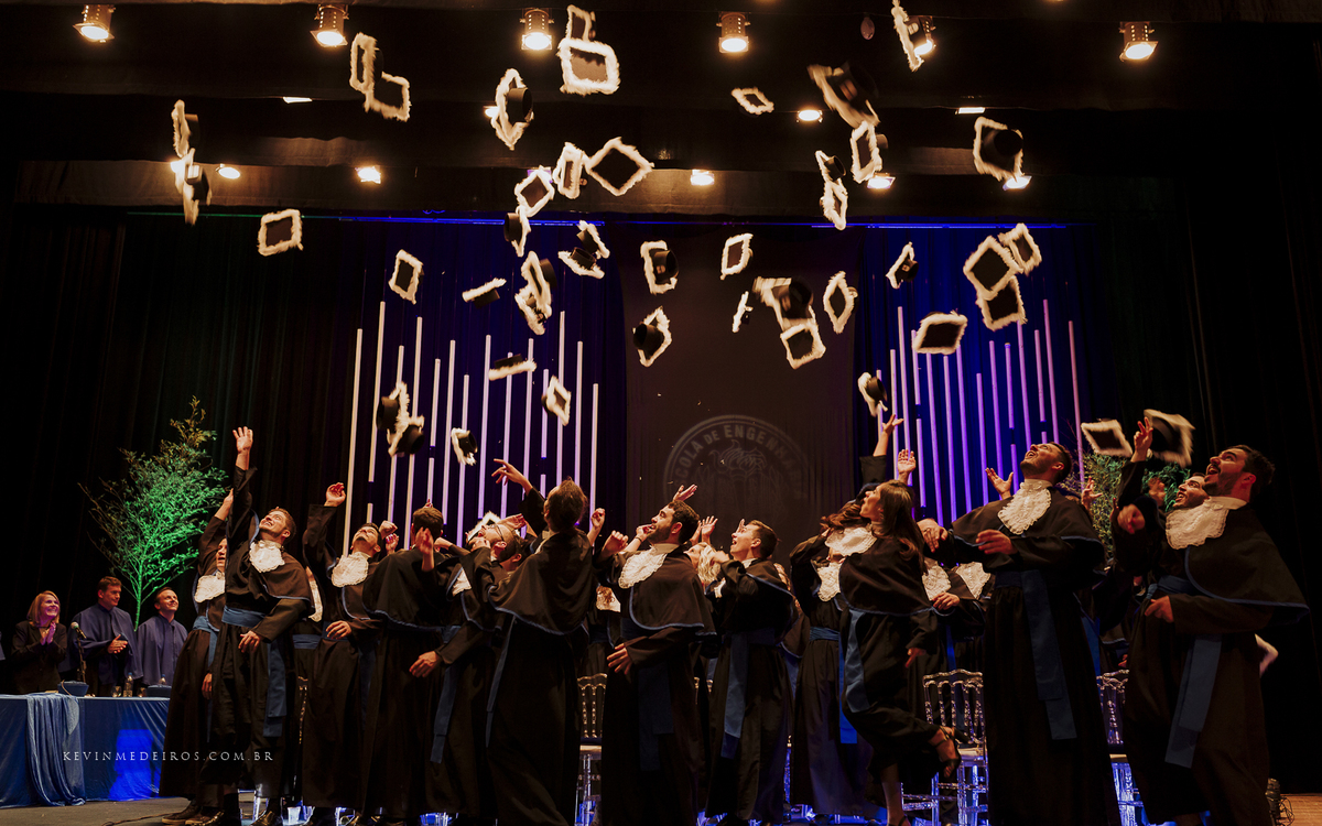 Colação de formatura da Jéssica Oliveira em Engenharia Mecânica UFRGS por Kevin Medeiros fotógrafo de Canoas, porto alegre e região metropolitana rs