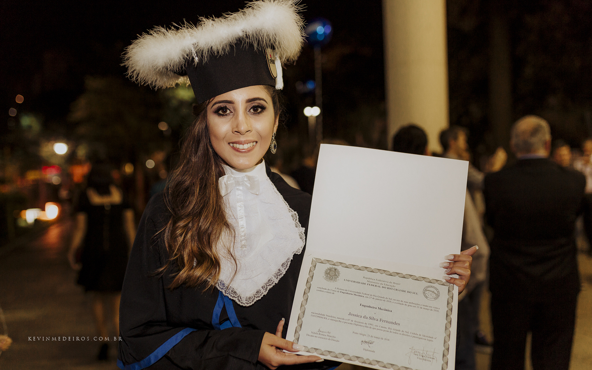 Colação de formatura da Jéssica Oliveira em Engenharia Mecânica UFRGS por Kevin Medeiros fotógrafo de Canoas, porto alegre e região metropolitana rs