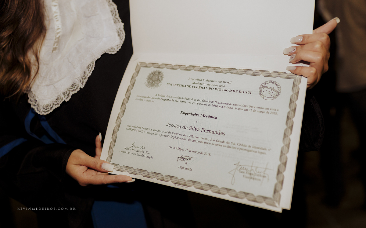 Colação de formatura da Jéssica Oliveira em Engenharia Mecânica UFRGS por Kevin Medeiros fotógrafo de Canoas, porto alegre e região metropolitana rs