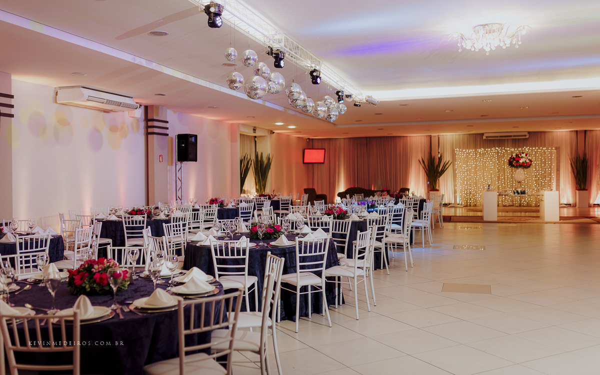 Recepção festa de formatura da Jéssica Oliveira em Engenharia Mecânica UFRGS realizada no Salão de festas Blue Moon por Kevin Medeiros fotógrafo de Canoas, porto alegre e região metropolitana rs