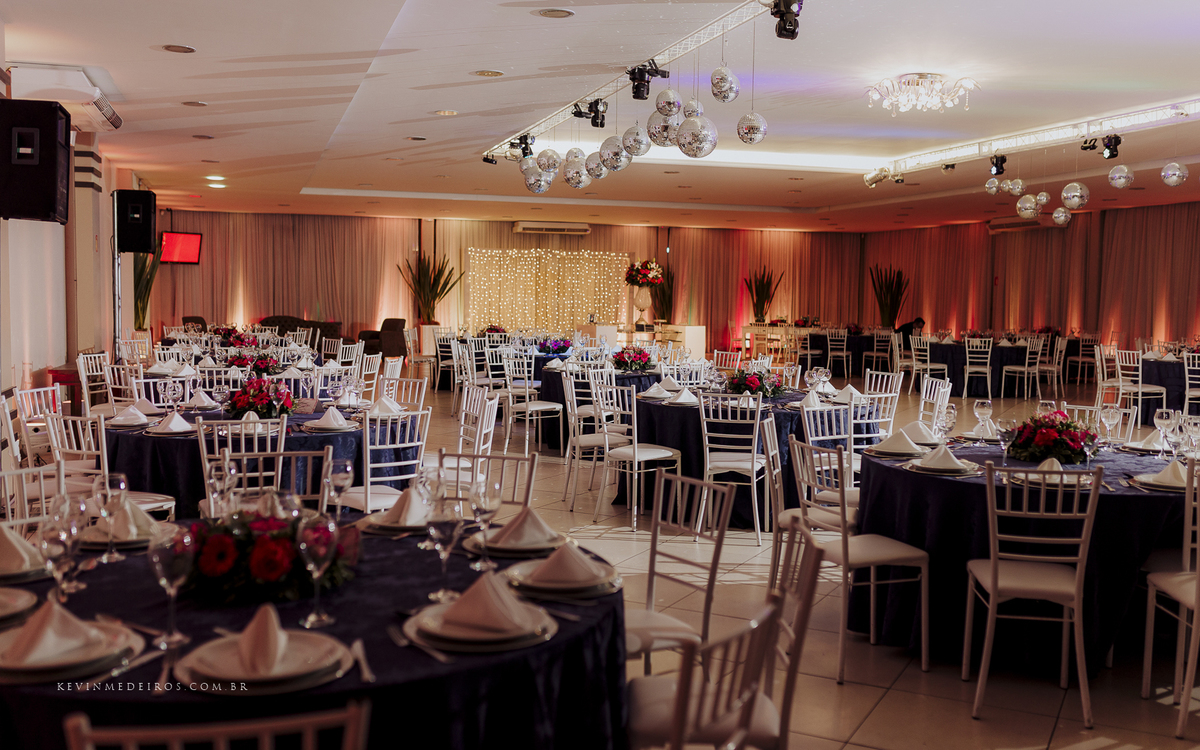 Recepção festa de formatura da Jéssica Oliveira em Engenharia Mecânica UFRGS realizada no Salão de festas Blue Moon por Kevin Medeiros fotógrafo de Canoas, porto alegre e região metropolitana rs