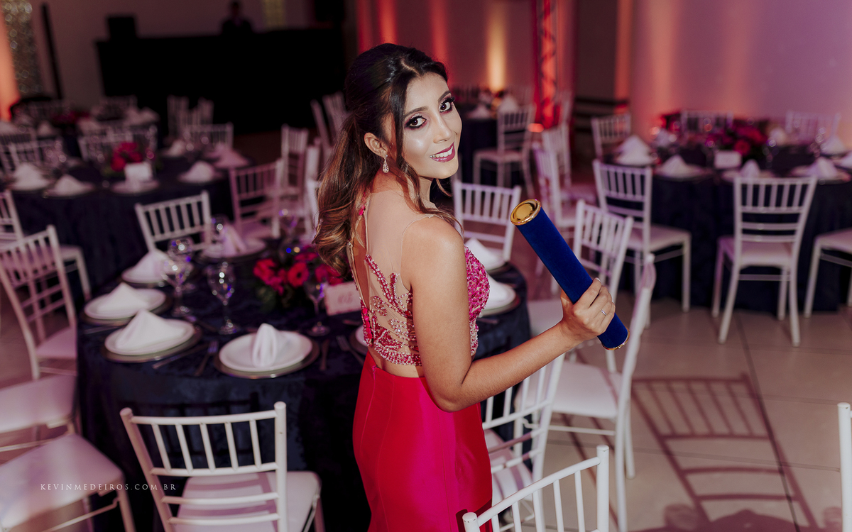 Recepção festa de formatura da Jéssica Oliveira em Engenharia Mecânica UFRGS realizada no Salão de festas Blue Moon por Kevin Medeiros fotógrafo de Canoas, porto alegre e região metropolitana rs