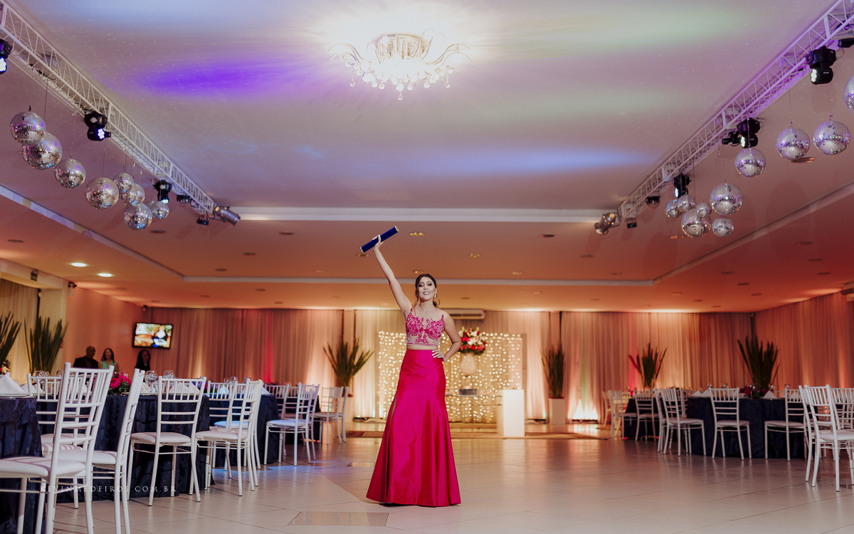 Recepção festa de formatura da Jéssica Oliveira em Engenharia Mecânica UFRGS realizada no Salão de festas Blue Moon por Kevin Medeiros fotógrafo de Canoas, porto alegre e região metropolitana rs