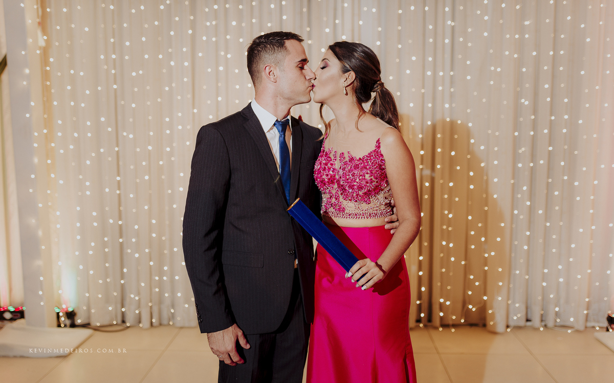 Recepção festa de formatura da Jéssica Oliveira em Engenharia Mecânica UFRGS realizada no Salão de festas Blue Moon por Kevin Medeiros fotógrafo de Canoas, porto alegre e região metropolitana rs