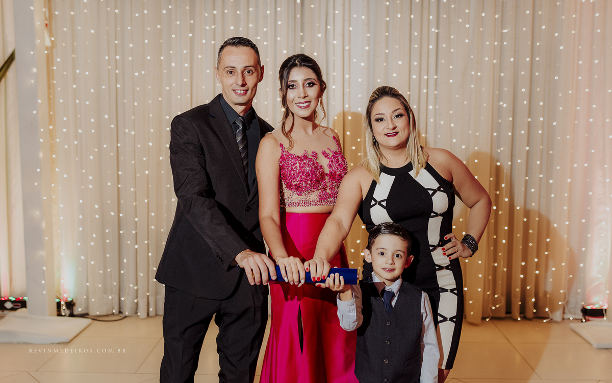 Recepção festa de formatura da Jéssica Oliveira em Engenharia Mecânica UFRGS realizada no Salão de festas Blue Moon por Kevin Medeiros fotógrafo de Canoas, porto alegre e região metropolitana rs