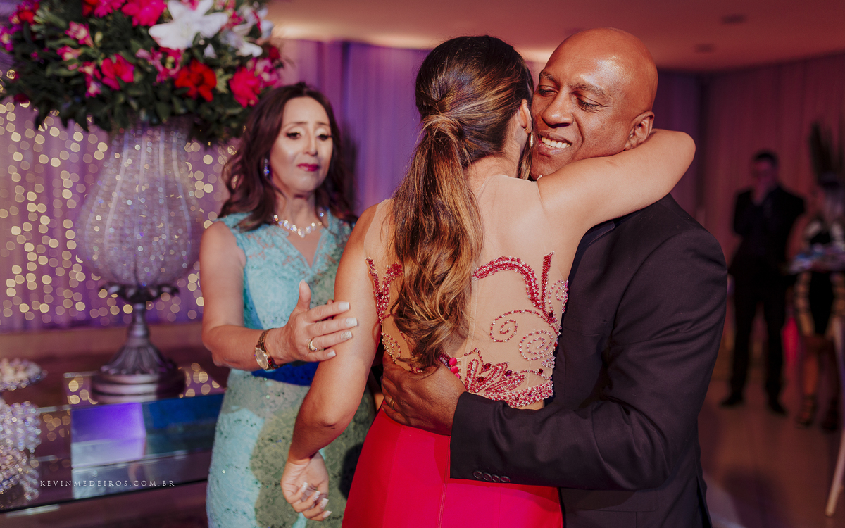 Recepção festa de formatura da Jéssica Oliveira em Engenharia Mecânica UFRGS realizada no Salão de festas Blue Moon por Kevin Medeiros fotógrafo de Canoas, porto alegre e região metropolitana rs