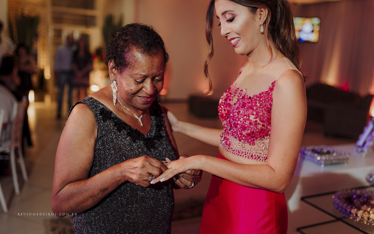 Recepção festa de formatura da Jéssica Oliveira em Engenharia Mecânica UFRGS realizada no Salão de festas Blue Moon por Kevin Medeiros fotógrafo de Canoas, porto alegre e região metropolitana rs