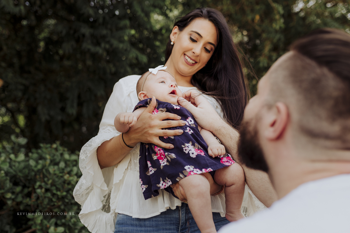 Ensaio book família acompanhamento trimestral da Letícia, Nando e Olívia realizado em Viamão por Kevin Medeiros fotógrafo de Canoas, Porto Alegre e região metropolitana rs