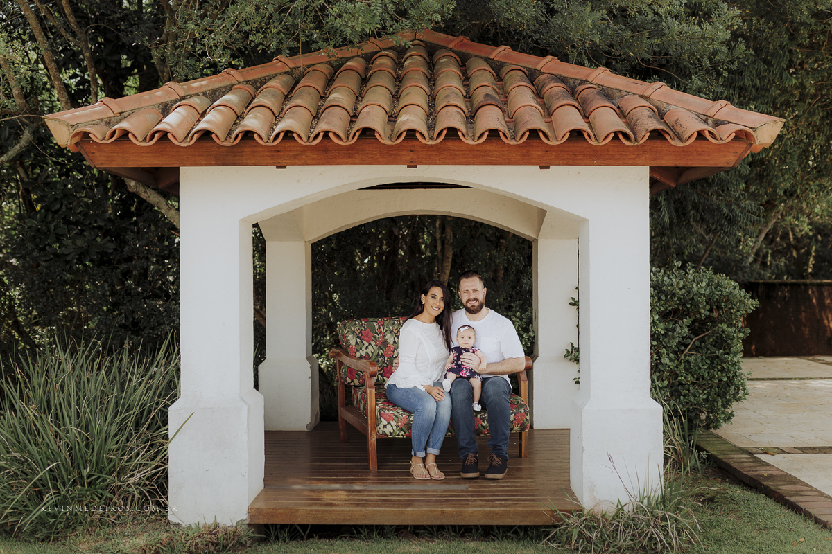 Ensaio book família acompanhamento trimestral da Letícia, Nando e Olívia realizado em Viamão por Kevin Medeiros fotógrafo de Canoas, Porto Alegre e região metropolitana rs
