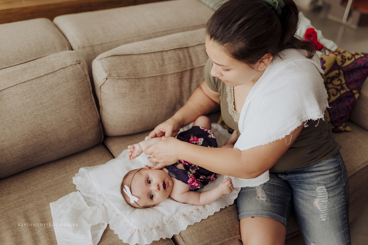 Ensaio book família acompanhamento trimestral da Letícia, Nando e Olívia realizado em Viamão por Kevin Medeiros fotógrafo de Canoas, Porto Alegre e região metropolitana rs