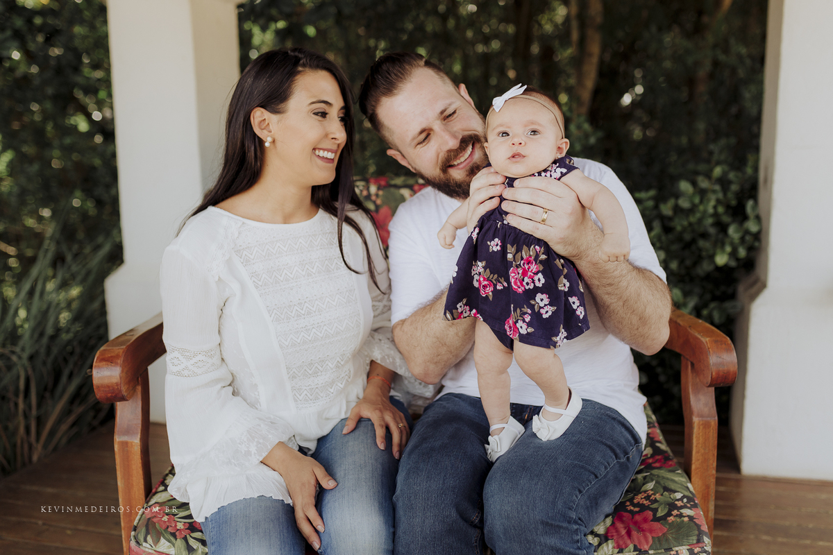 Ensaio book família acompanhamento trimestral da Letícia, Nando e Olívia realizado em Viamão por Kevin Medeiros fotógrafo de Canoas, Porto Alegre e região metropolitana rs