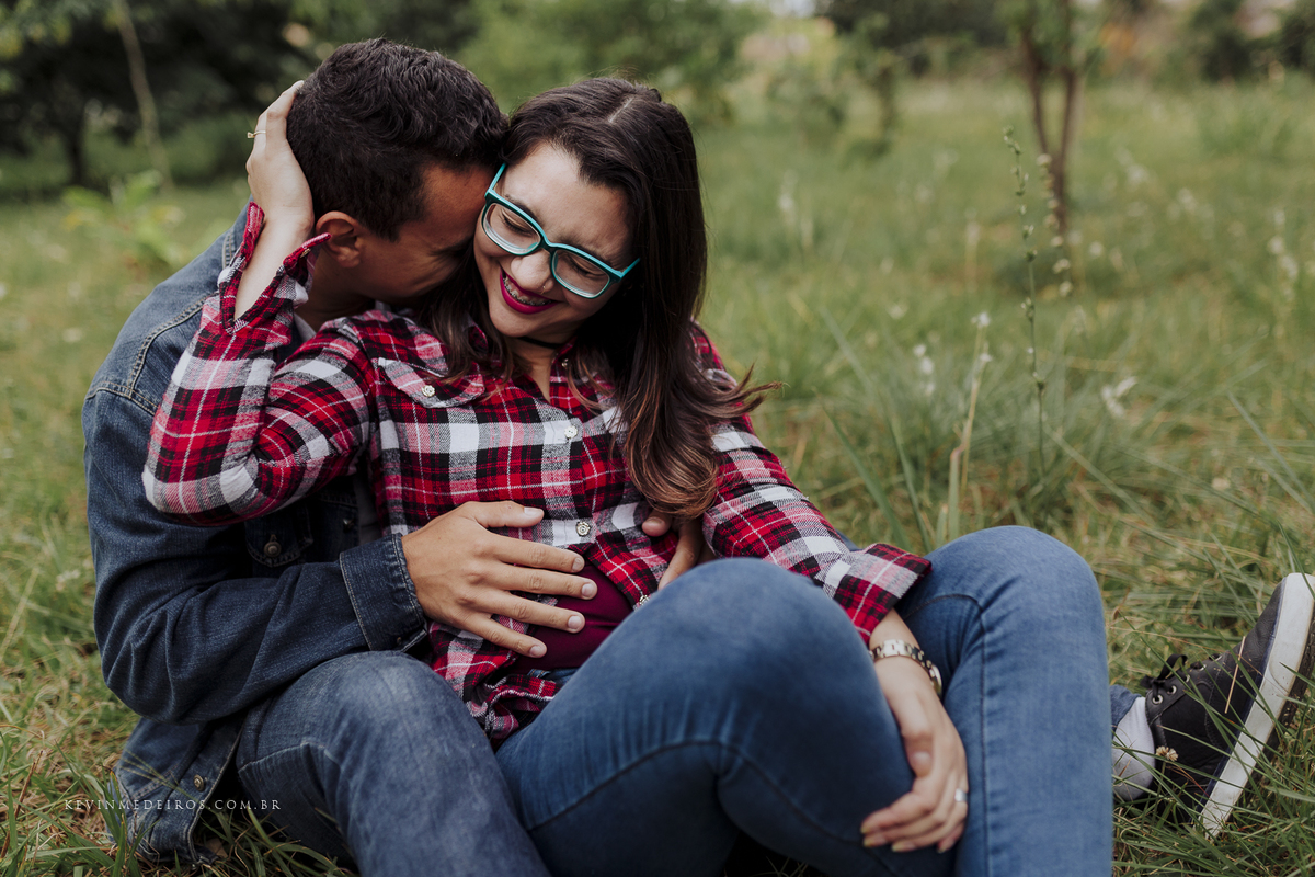 Ensaio casal externo na praça da Ana e Rafa do dia dos namorados 2018 por Kevin Medeiros fotógrafo de Canoas, Porto alegre e rs
