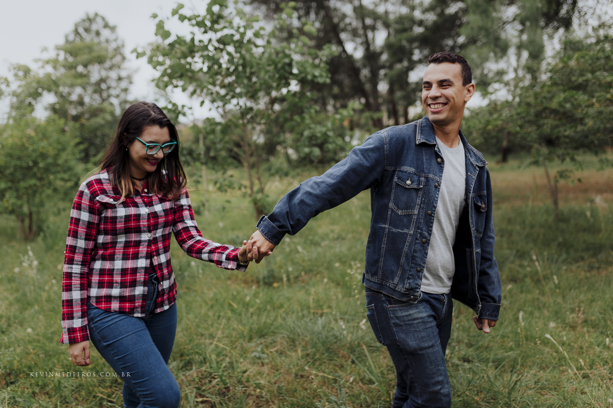 Ensaio casal externo na praça da Ana e Rafa do dia dos namorados 2018 por Kevin Medeiros fotógrafo de Canoas, Porto alegre e rs