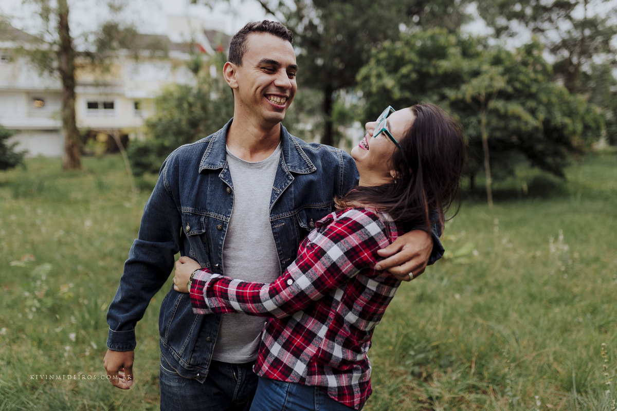 Ensaio casal externo na praça da Ana e Rafa do dia dos namorados 2018 por Kevin Medeiros fotógrafo de Canoas, Porto alegre e rs