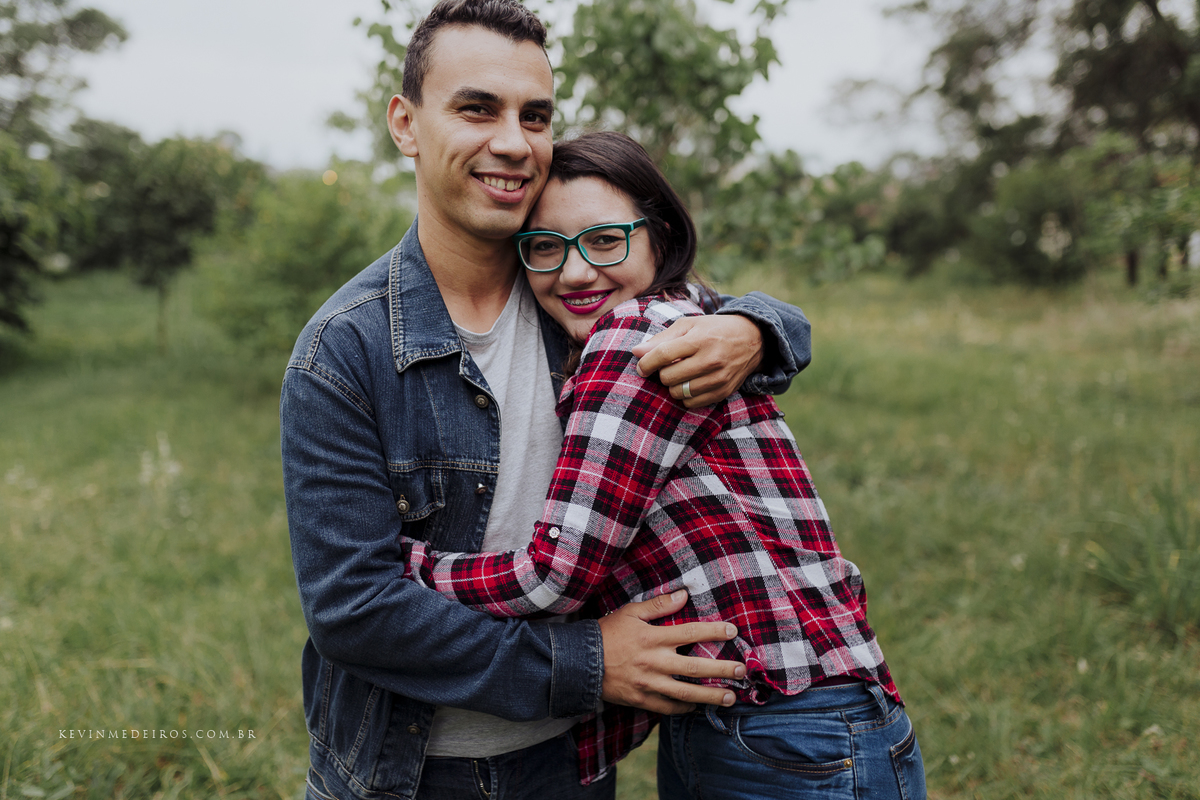 Ensaio casal externo na praça da Ana e Rafa do dia dos namorados 2018 por Kevin Medeiros fotógrafo de Canoas, Porto alegre e rs