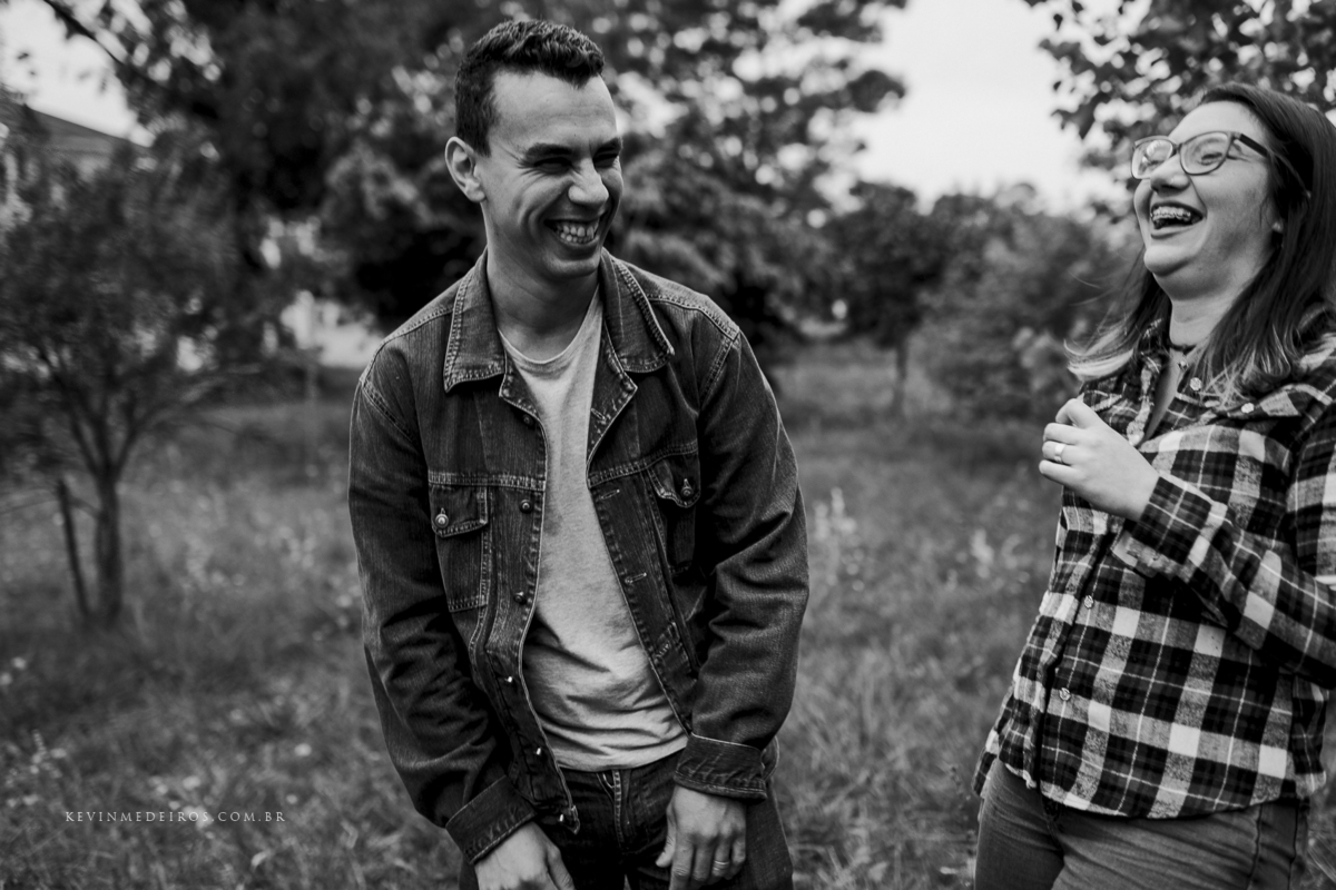 Ensaio casal externo na praça da Ana e Rafa do dia dos namorados 2018 por Kevin Medeiros fotógrafo de Canoas, Porto alegre e rs