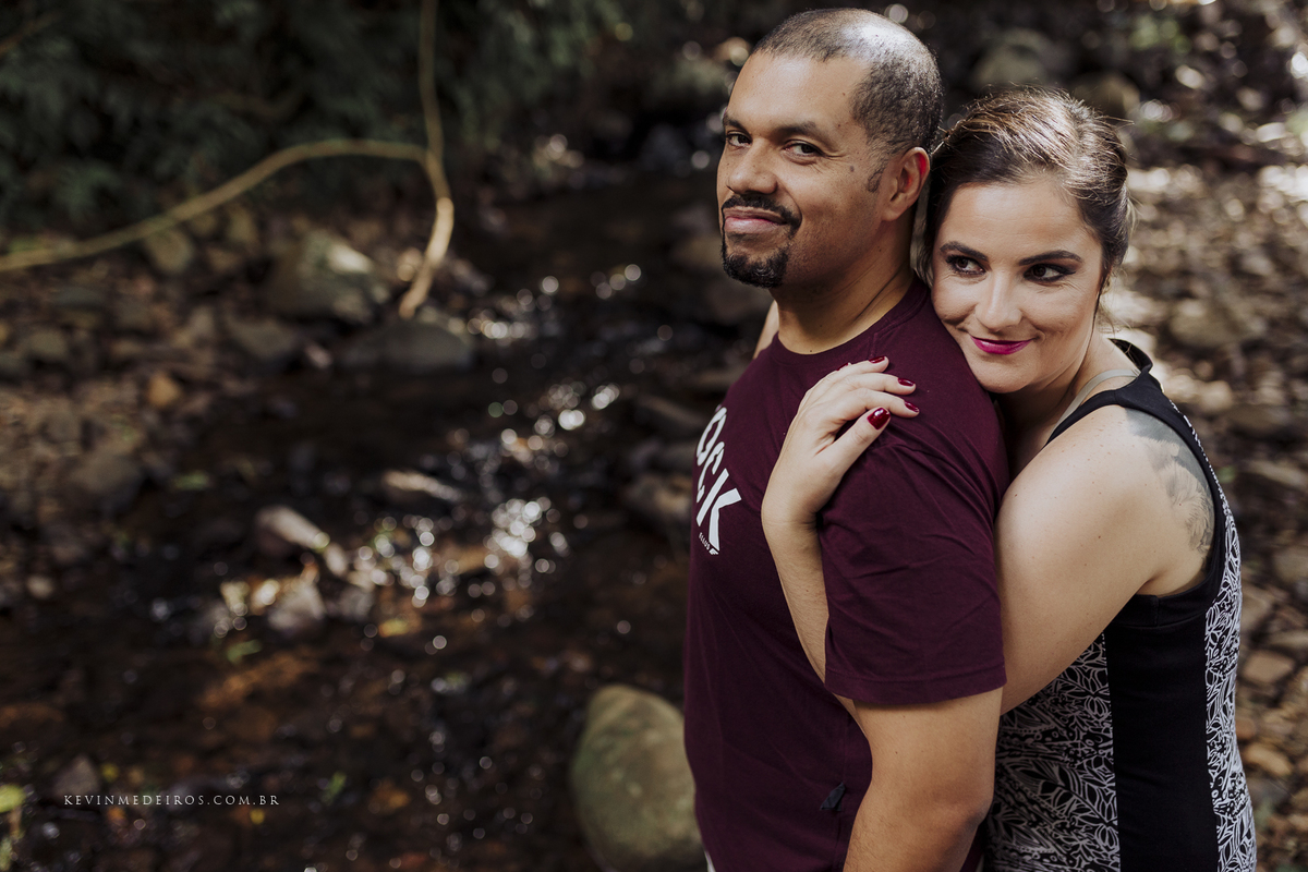 Ensaio book externo pré casamento da Georgia e Rodrigo realizado em picada café gramado serra gaúcha por Kevin Medeiros fotógrafo de Canoas, Porto Alegre e região metropolitana RS