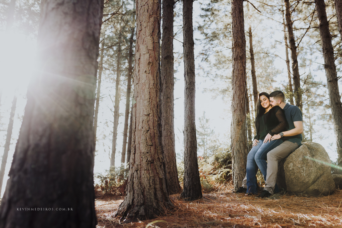 Ensaio book pré casamento da Tainara e Rafael realizado no Parque Gabriel Knijnik em Porto Alegre por Kevin Medeiros fotógrafo de Canoas e RS