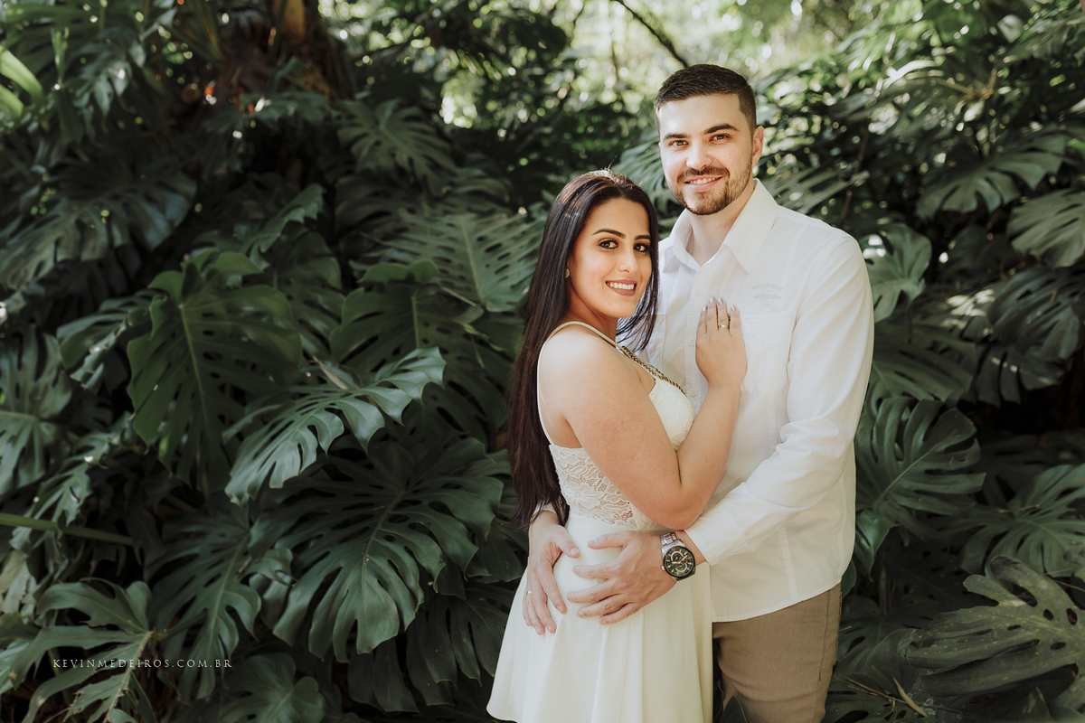 Ensaio book pré casamento da Tainara e Rafael realizado no Parque Gabriel Knijnik em Porto Alegre por Kevin Medeiros fotógrafo de Canoas e RS