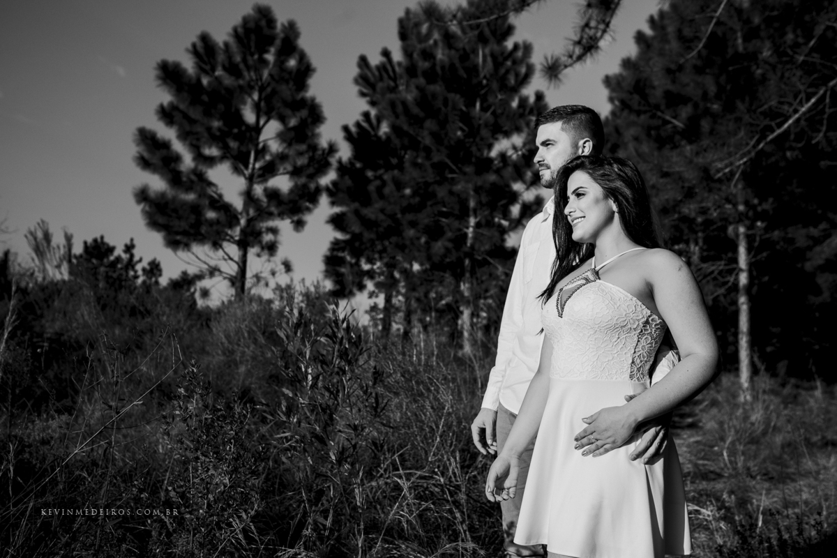 Ensaio book pré casamento da Tainara e Rafael realizado no Parque Gabriel Knijnik em Porto Alegre por Kevin Medeiros fotógrafo de Canoas e RS