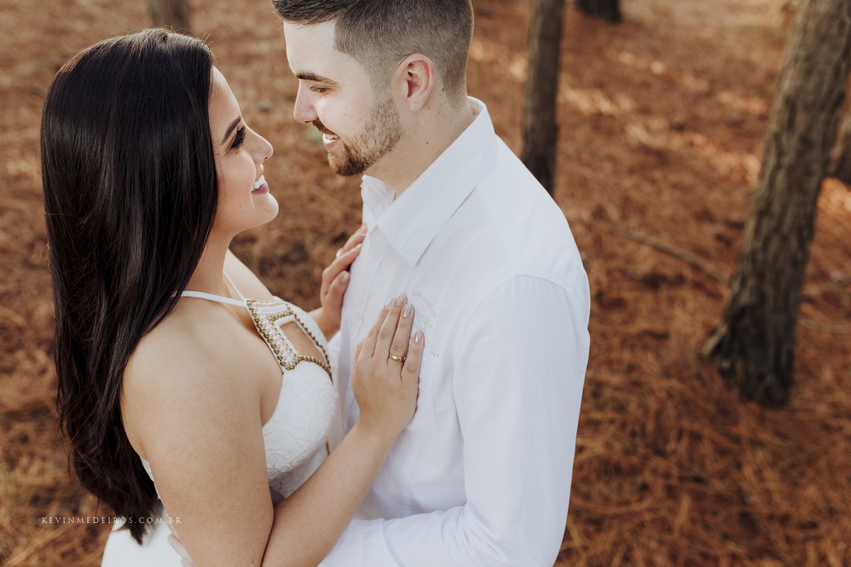 Ensaio book pré casamento da Tainara e Rafael realizado no Parque Gabriel Knijnik em Porto Alegre por Kevin Medeiros fotógrafo de Canoas e RS