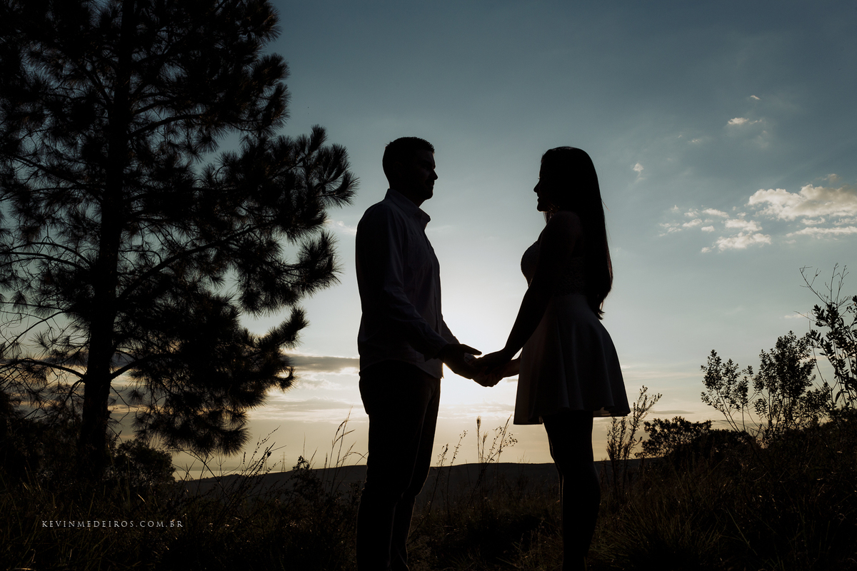 Ensaio book pré casamento da Tainara e Rafael realizado no Parque Gabriel Knijnik em Porto Alegre por Kevin Medeiros fotógrafo de Canoas e RS