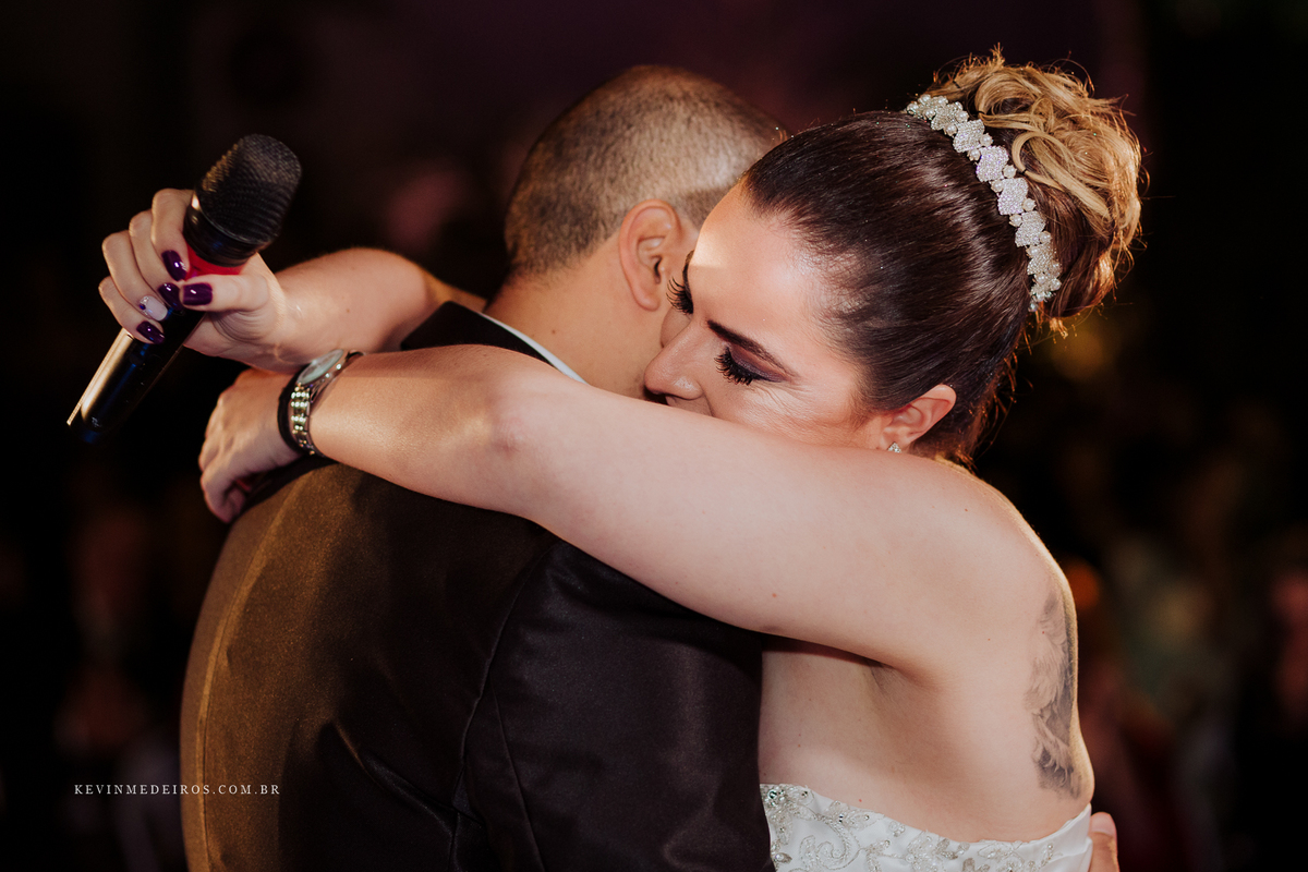 Casamento wedding Georgia e Rodrigo no Waldhof Festas & Eventos, celebrante Luis Schumacher cerimonia das cervejas, por Kevin Medeiros fotógrafo de Canoas, porto alegre e RS