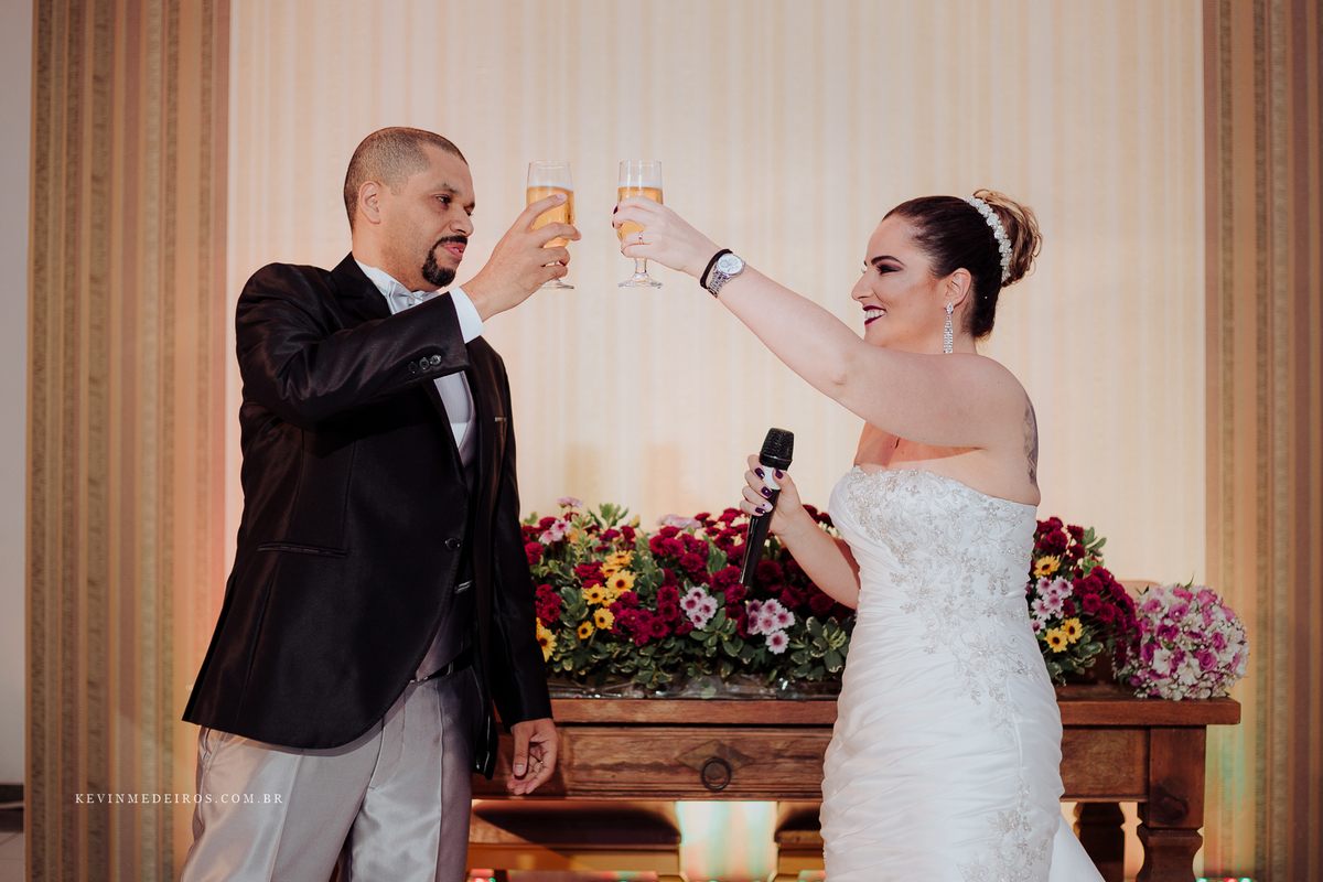 Casamento wedding Georgia e Rodrigo no Waldhof Festas & Eventos, celebrante Luis Schumacher cerimonia das cervejas, por Kevin Medeiros fotógrafo de Canoas, porto alegre e RS