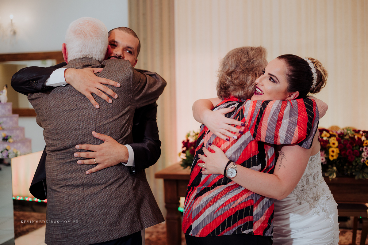 Casamento wedding Georgia e Rodrigo no Waldhof Festas & Eventos, celebrante Luis Schumacher cerimonia das cervejas, por Kevin Medeiros fotógrafo de Canoas, porto alegre e RS