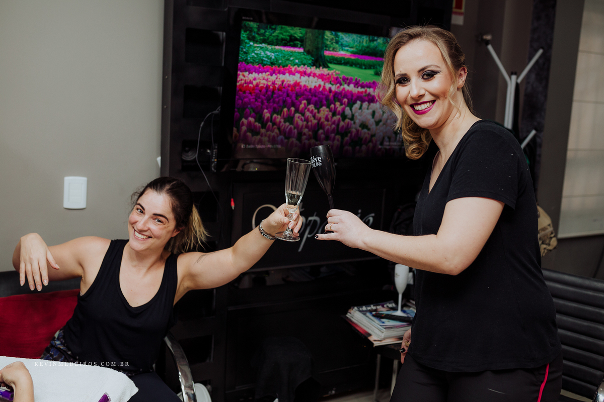 Casamento wedding Georgia e Rodrigo no Waldhof Festas & Eventos, celebrante Luis Schumacher cerimonia das cervejas, por Kevin Medeiros fotógrafo de Canoas, porto alegre e RS