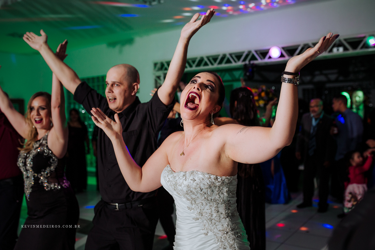 Casamento wedding Georgia e Rodrigo no Waldhof Festas & Eventos, celebrante Luis Schumacher cerimonia das cervejas, por Kevin Medeiros fotógrafo de Canoas, porto alegre e RS