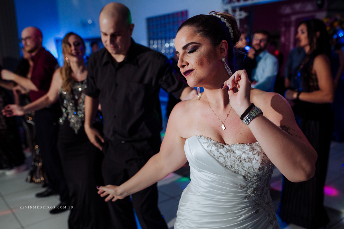 Casamento wedding Georgia e Rodrigo no Waldhof Festas & Eventos, celebrante Luis Schumacher cerimonia das cervejas, por Kevin Medeiros fotógrafo de Canoas, porto alegre e RS