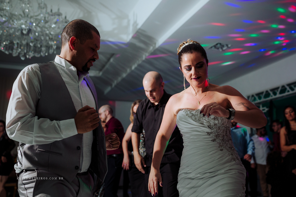 Casamento wedding Georgia e Rodrigo no Waldhof Festas & Eventos, celebrante Luis Schumacher cerimonia das cervejas, por Kevin Medeiros fotógrafo de Canoas, porto alegre e RS