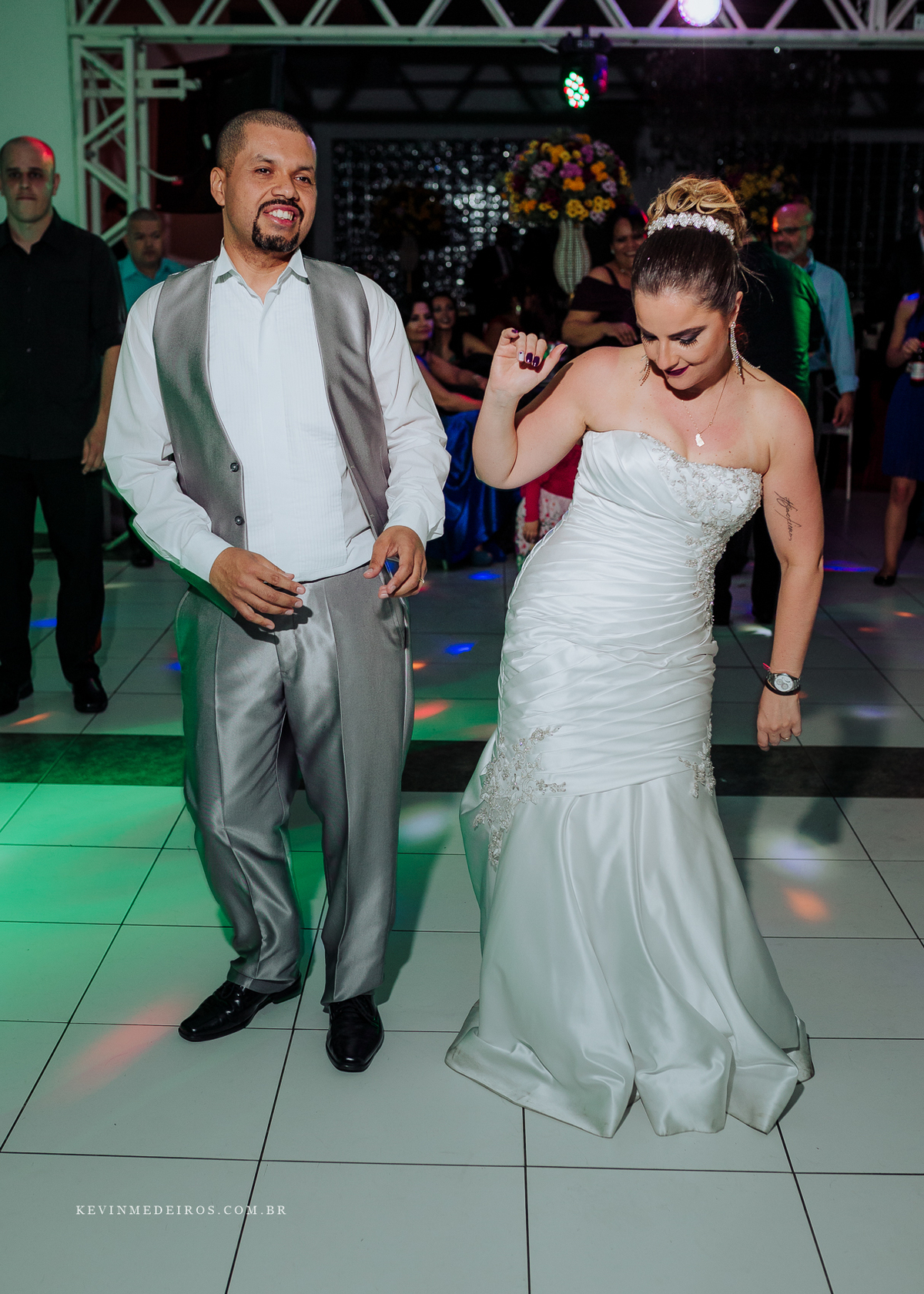 Casamento wedding Georgia e Rodrigo no Waldhof Festas & Eventos, celebrante Luis Schumacher cerimonia das cervejas, por Kevin Medeiros fotógrafo de Canoas, porto alegre e RS