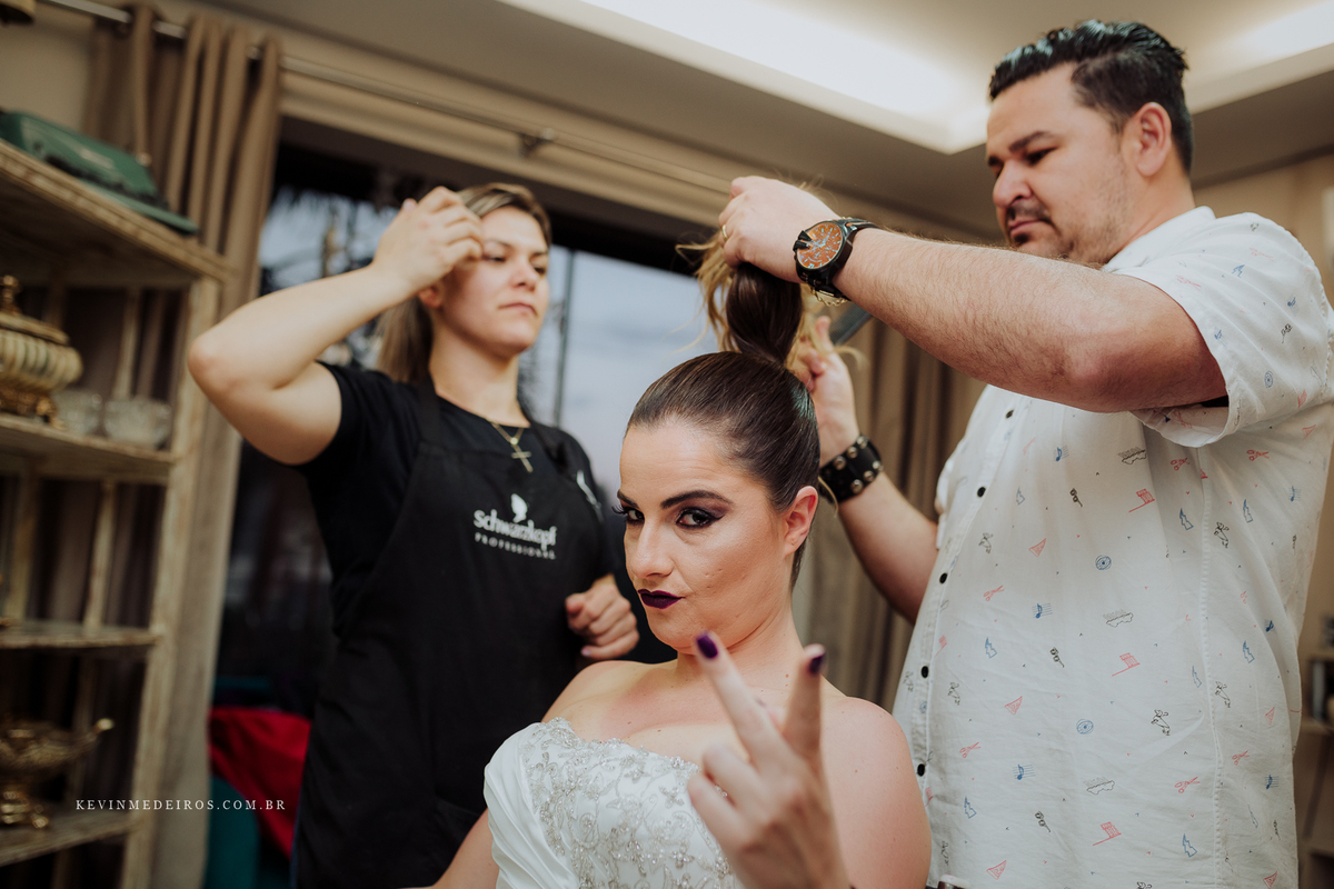 Casamento wedding Georgia e Rodrigo no Waldhof Festas & Eventos, celebrante Luis Schumacher cerimonia das cervejas, por Kevin Medeiros fotógrafo de Canoas, porto alegre e RS