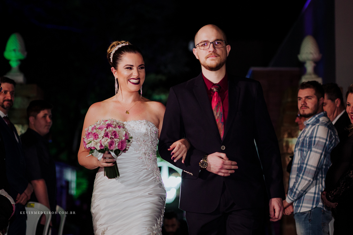 Casamento wedding Georgia e Rodrigo no Waldhof Festas & Eventos, celebrante Luis Schumacher cerimonia das cervejas, por Kevin Medeiros fotógrafo de Canoas, porto alegre e RS