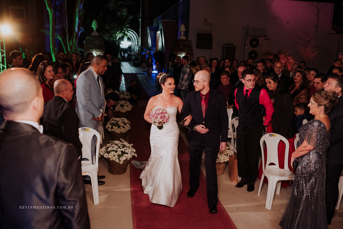 Casamento wedding Georgia e Rodrigo no Waldhof Festas & Eventos, celebrante Luis Schumacher cerimonia das cervejas, por Kevin Medeiros fotógrafo de Canoas, porto alegre e RS