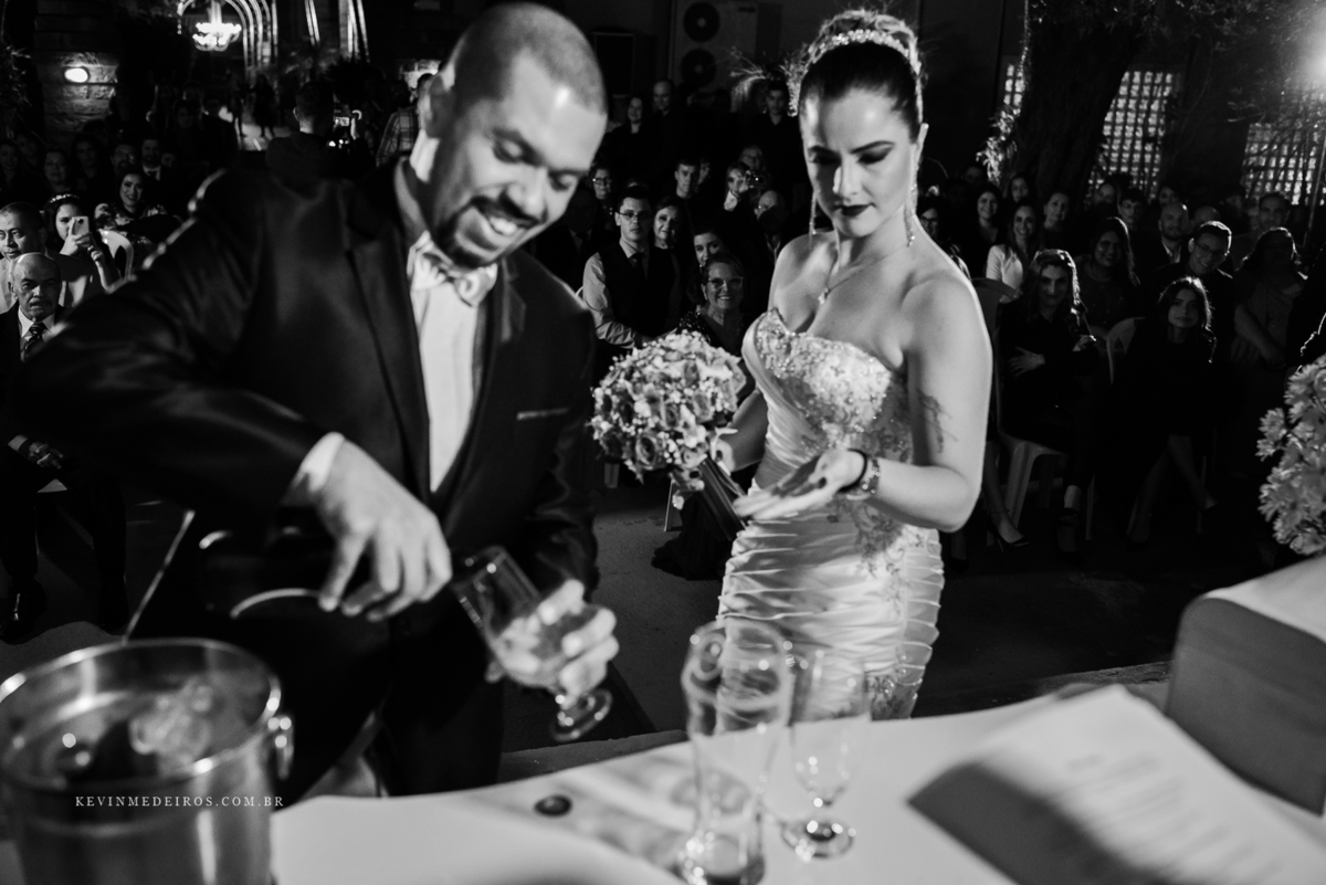 Casamento wedding Georgia e Rodrigo no Waldhof Festas & Eventos, celebrante Luis Schumacher cerimonia das cervejas, por Kevin Medeiros fotógrafo de Canoas, porto alegre e RS