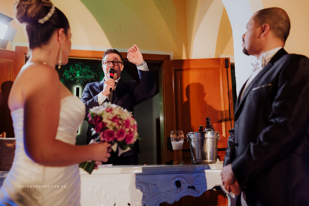 Casamento wedding Georgia e Rodrigo no Waldhof Festas & Eventos, celebrante Luis Schumacher cerimonia das cervejas, por Kevin Medeiros fotógrafo de Canoas, porto alegre e RS